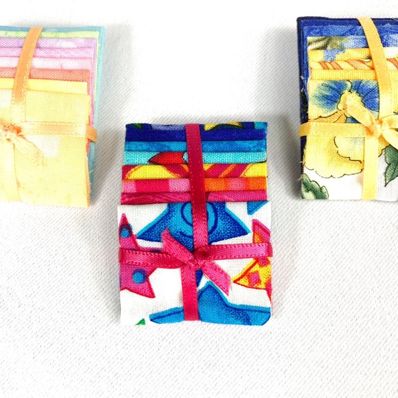 Quilters miniature fat quarter pincushion fashion accessory pins to wear or gift - Picture 3 of 6